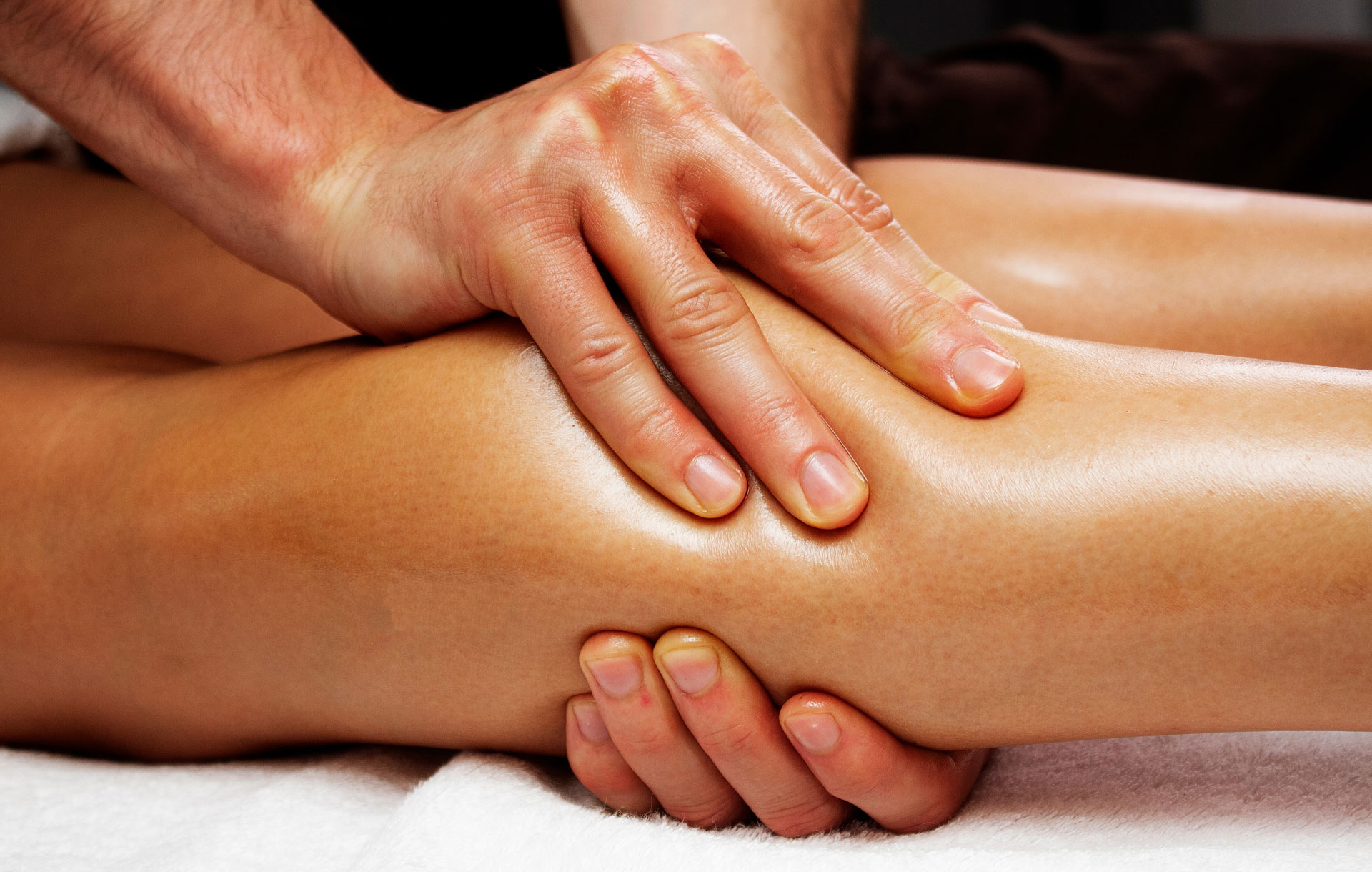 Gently massage. Лимфодренажный массаж тела. Массаж лимфодренажный ручной. Лимфодренажный массаж ног. Полный массаж тела.